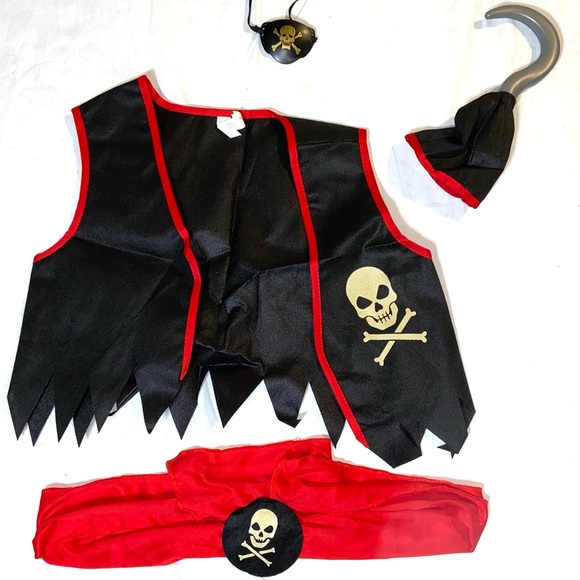 Child’s Pirate Costume (os) - Picture 2 of 8